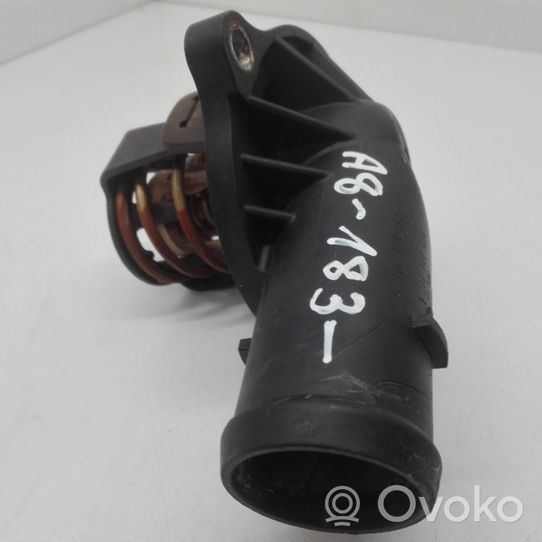 Audi A8 S8 D3 4E Termostaatin kotelo 059121111L