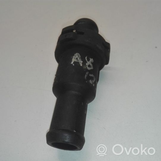 Audi A8 S8 D3 4E Termostaatin kotelo 4E0121113