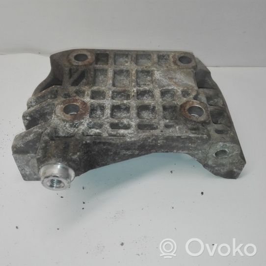 Volkswagen Touareg I Mocowanie alternatora 059903143P