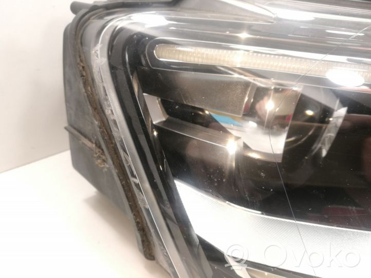 Audi Q3 8U Lampa przednia 8U0941032A