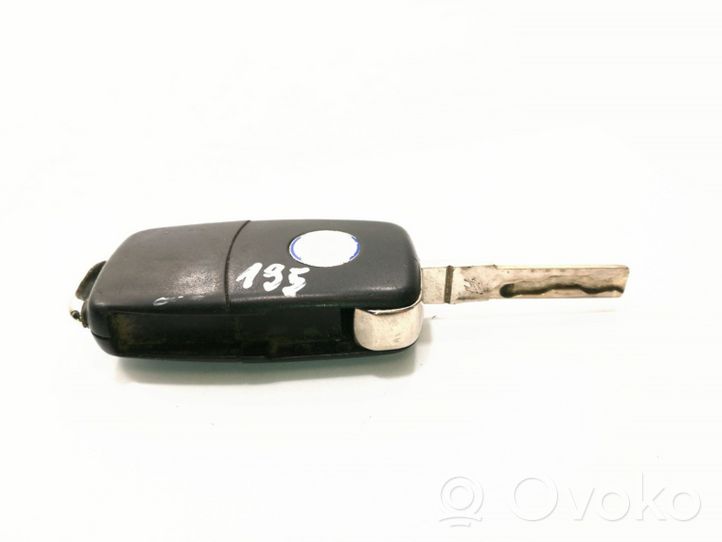 Volkswagen Touran I Ключ / карточка зажигания 1T0