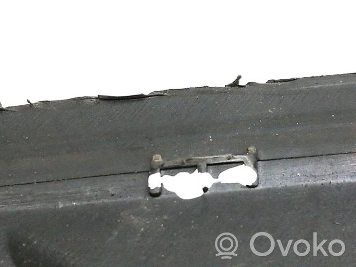 Audi Q2 - Ylempi jäähdyttimen ylätuen suojapaneeli 81A807081
