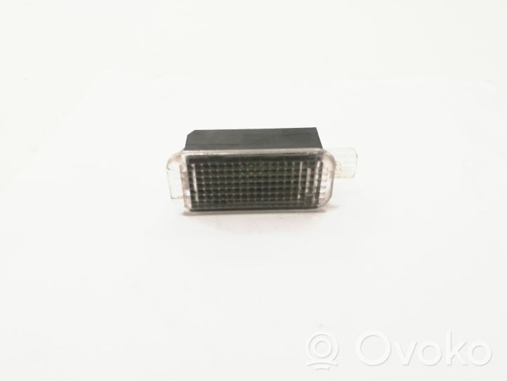 Audi Q7 4M Luce interna per portiera anteriore 4E0947415