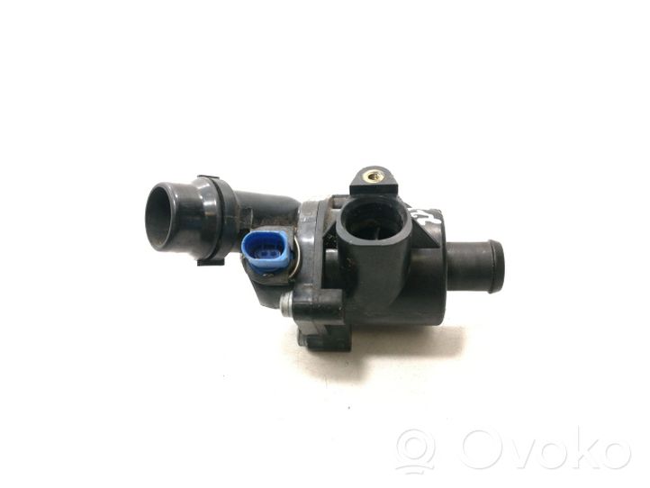 Audi A5 8T 8F Boîtier de thermostat / thermostat 06B121111K