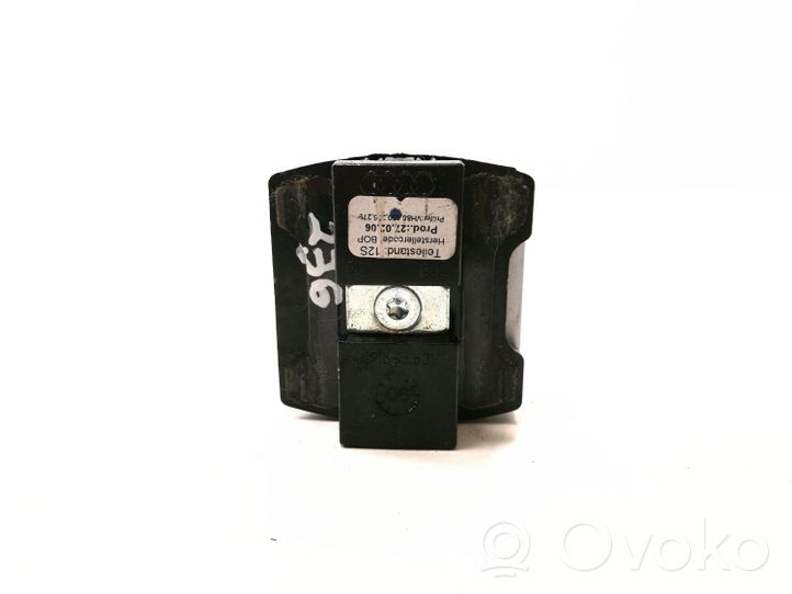 Audi A6 S6 C6 4F Supporto nel bagagliaio/baule 4F9863539