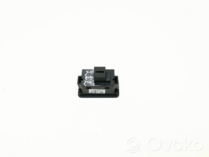 Audi A8 S8 D4 4H Takaluukun/tavaratilan luukun avauskytkin 4G0959831A