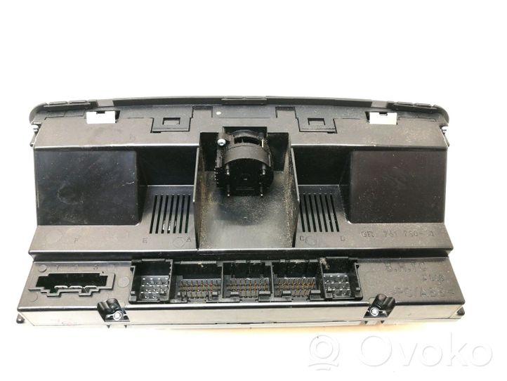 Audi A8 S8 D3 4E Panel klimatyzacji 4E0820043A