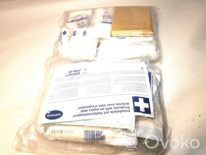 Audi A8 S8 D3 4E Kit di pronto soccorso 4E0860282