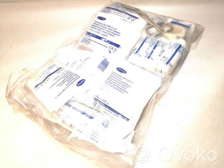 Audi A8 S8 D3 4E Trousse de premiers secours 4E0860282