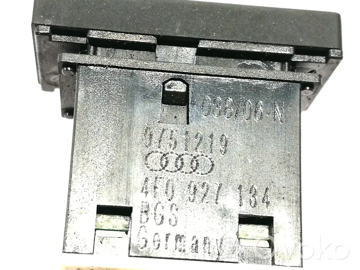 Audi A6 S6 C6 4F Antipraslidimo/ sukibimo (ASR) jungtukas 4F0927134