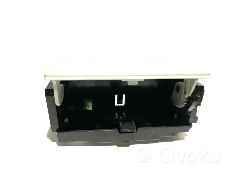 Audi A7 S7 4G Takaoven tuhkakuppi 4G8857405A