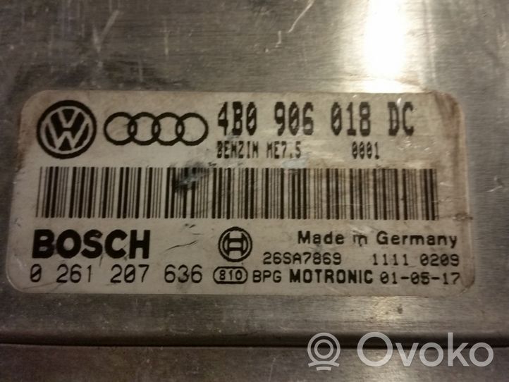 Audi A6 S6 C5 4B Moottorin ohjainlaite/moduuli 0261207636