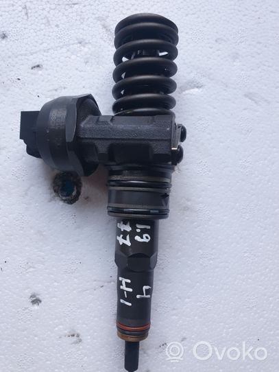 Volkswagen Touran II Injecteur de carburant 038130073AG