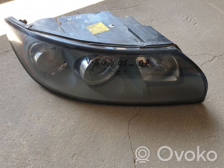 Volvo V50 Lampa przednia 30678913