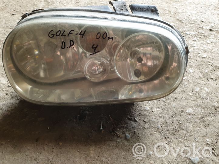 Volkswagen Golf IV Lampa przednia 