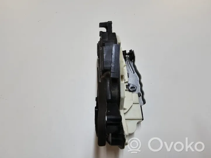 Volkswagen Jetta VI Rear door lock 5K4839016S