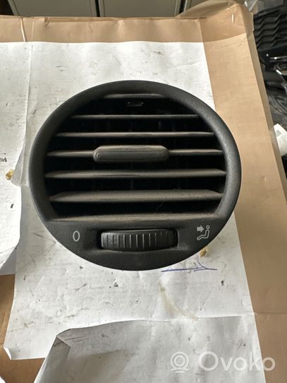 Volkswagen Caddy Griglia di ventilazione centrale cruscotto 2K0819703B