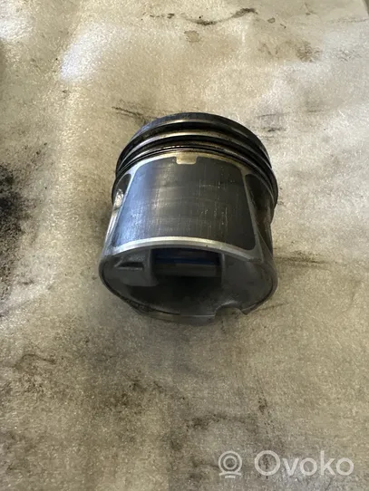 Nissan Qashqai Piston 080340