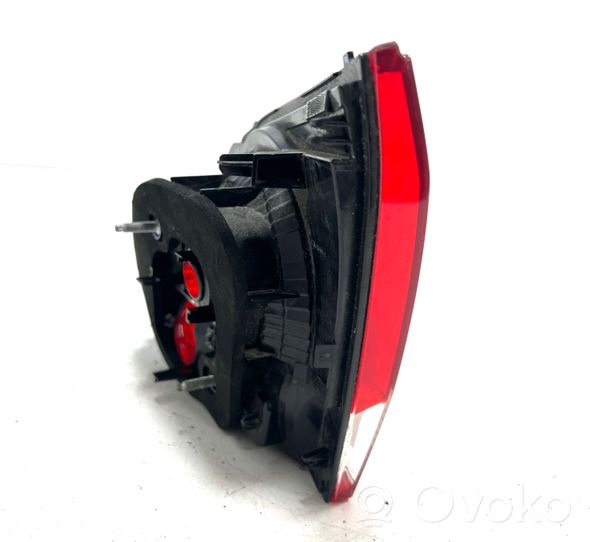 Volkswagen Golf VI Lampy tylnej klapy bagażnika 5K0545093G