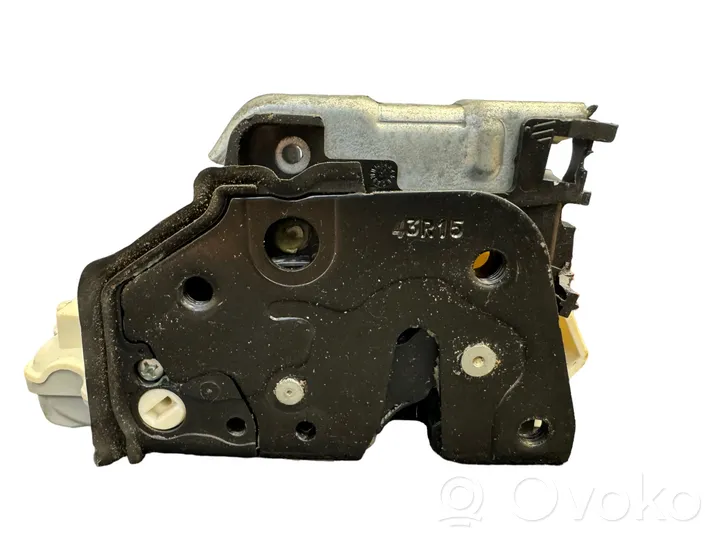 Audi Q3 8U Etuoven lukko 4G0839016