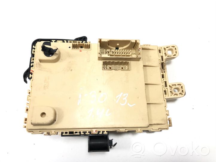 Hyundai i30 Module de fusibles 91950A6081