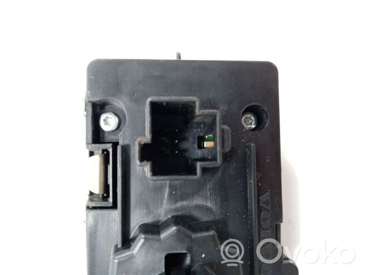 Volvo V70 Light switch 30739415