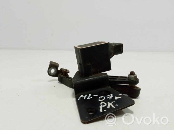 Mercedes-Benz ML W164 Augstuma sensors (priekšējo lukturu) A0105427717