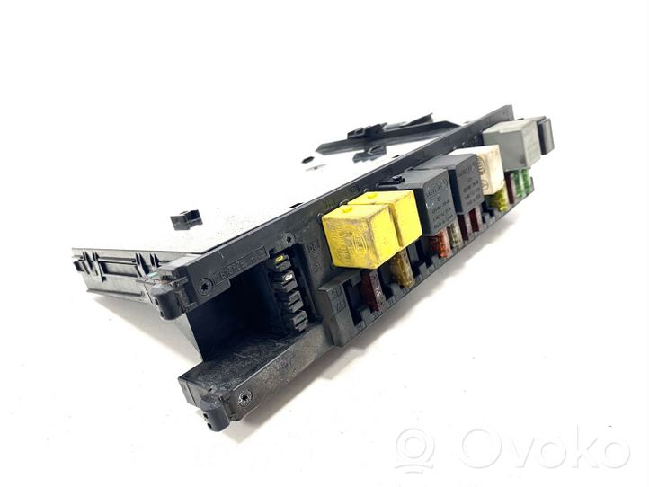 Mercedes-Benz CLK A209 C209 Module de fusibles 2035453401