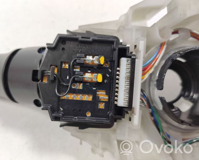 Citroen C-Crosser Interruptor/palanca de limpiador de luz de giro 17D714