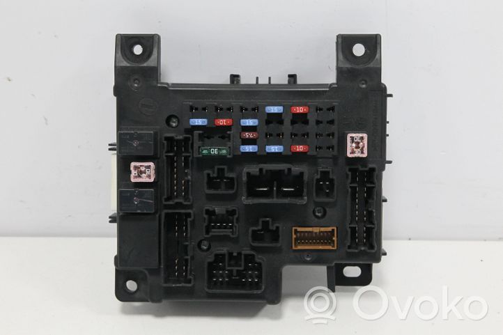 Citroen C-Crosser Module de fusibles 8637A319