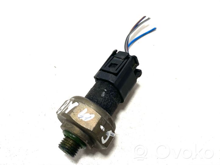 BMW 5 E39 Air conditioning (A/C) pressure sensor 8370623