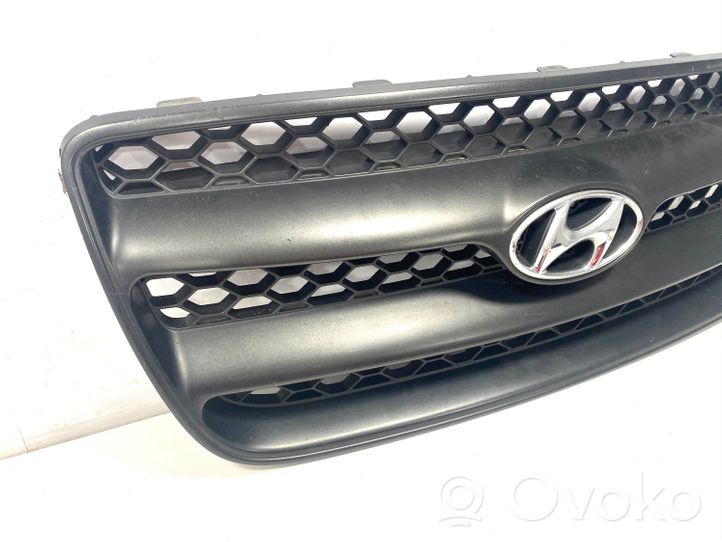 Hyundai Santa Fe Maskownica / Grill / Atrapa górna chłodnicy E865612B000