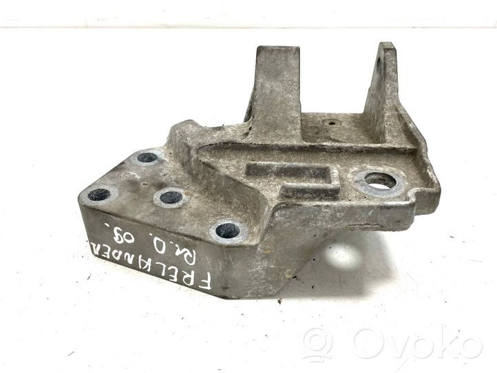 Land Rover Freelander 2 - LR2 Support, suspension du moteur 6G926F030