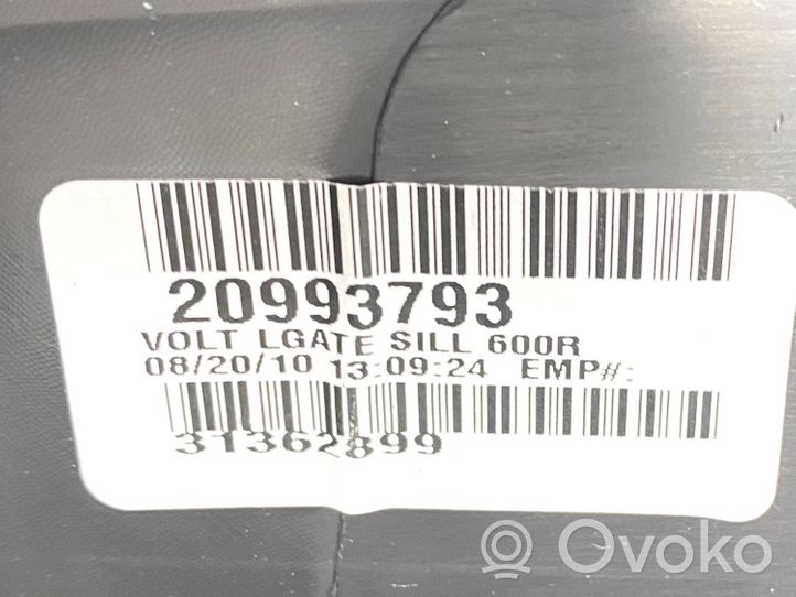 Chevrolet Volt I Tavaratilan kynnyksen suoja 20993793