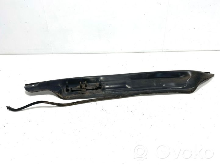 Volkswagen Golf VI Rivestimento del tergicristallo 1K0805277