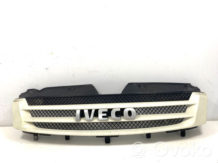 Iveco Daily 45 - 49.10 Maskownica / Grill / Atrapa górna chłodnicy 38028010105