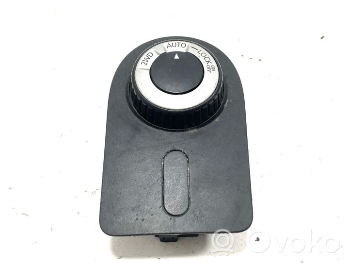 Nissan Qashqai Przełącznik blokady mostu P13750A77200