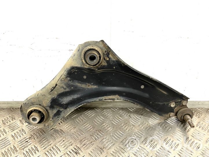 Renault Megane III Fourchette, bras de suspension inférieur avant 545009207R