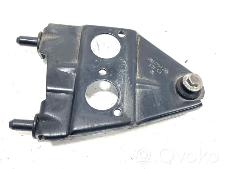 Volkswagen Golf VI Supporto pompa ABS 1KC614235D