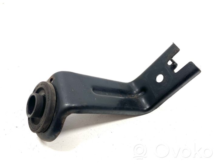 Toyota Avensis T270 Staffa di montaggio del radiatore 165230R010