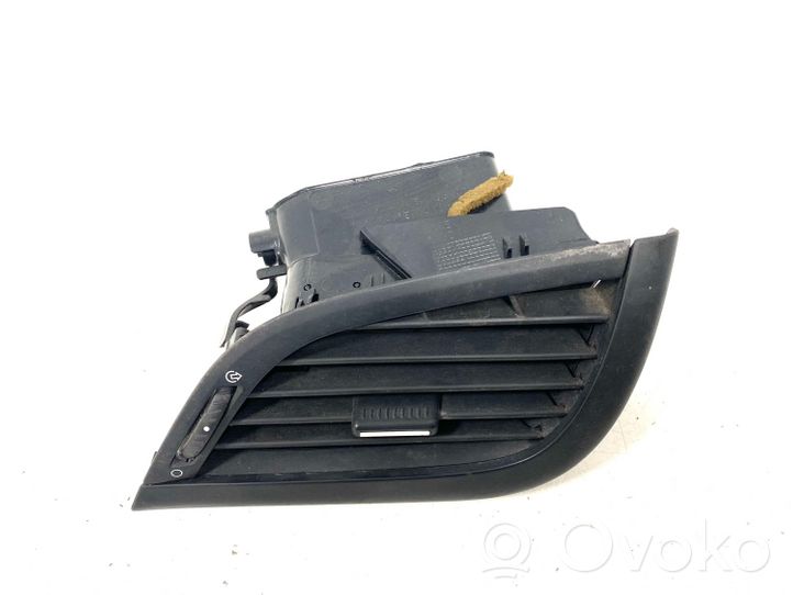 Peugeot 207 Copertura griglia di ventilazione laterale cruscotto 9650088477