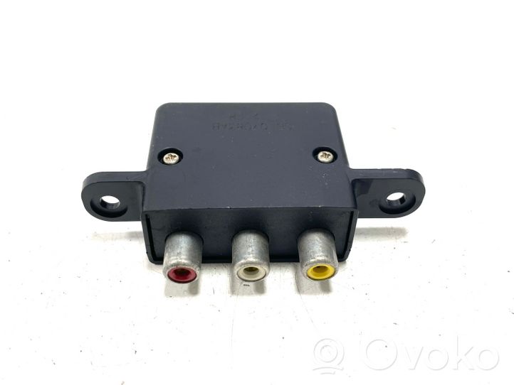 Chrysler Town & Country V Câble adaptateur AUX 05107083AB