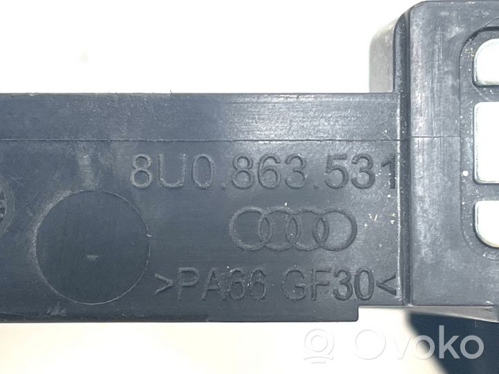 Audi Q3 8U Muu keskikonsolin (tunnelimalli) elementti 8U0863531