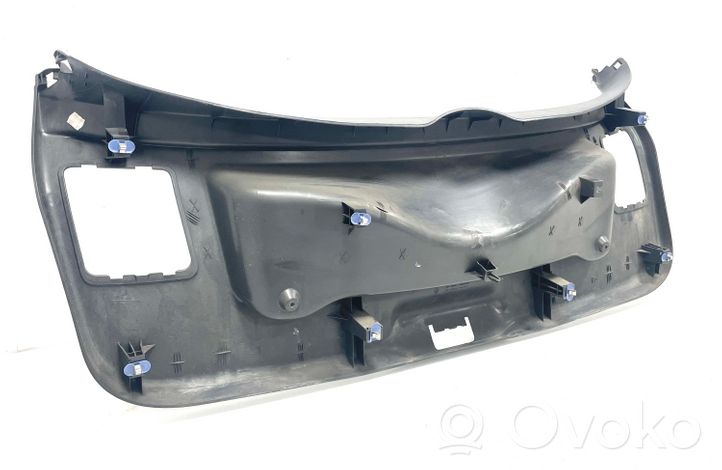 Renault Megane III Garniture de couvercle de coffre arriere hayon 909000161R