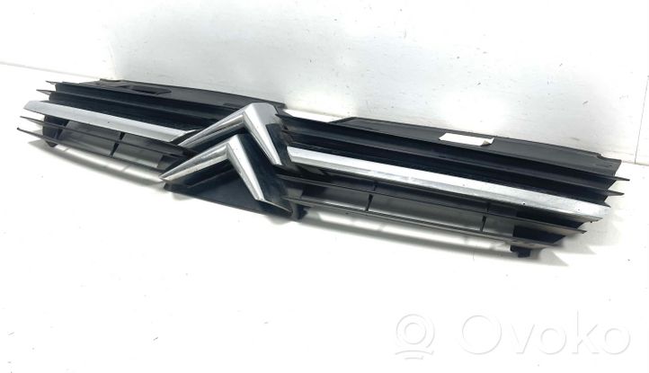 Citroen C5 Maskownica / Grill / Atrapa górna chłodnicy 9636751980