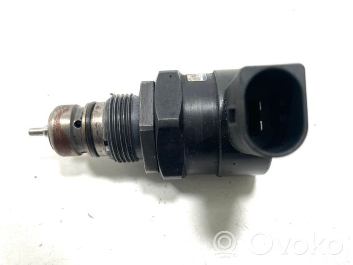 Mercedes-Benz A W169 Regulator ciśnienia paliwa 0281002494