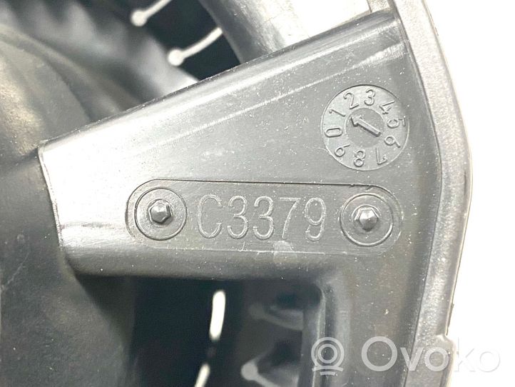 Mercedes-Benz CLS C219 Lämmittimen puhallin 9400984