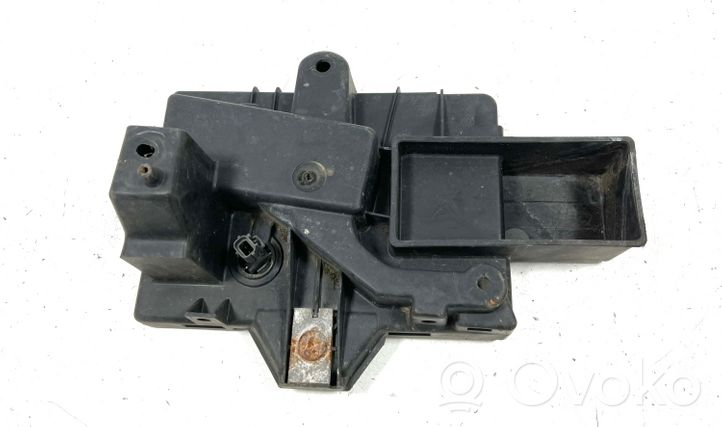 Chrysler Voyager Boîte de batterie 64577T