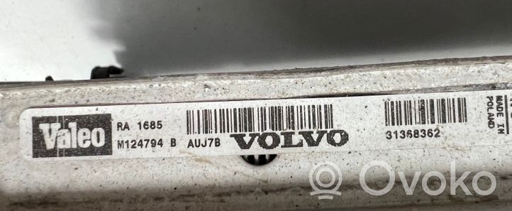 Volvo V70 Radiatore di raffreddamento 31368362