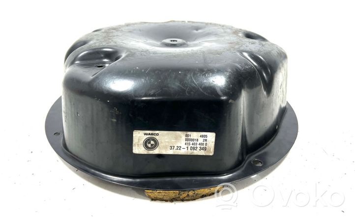 BMW 7 E65 E66 Supporto del compressore ad aria dello pneumatico 37221092349